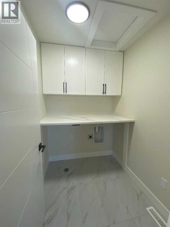 laundry rm/ folding top