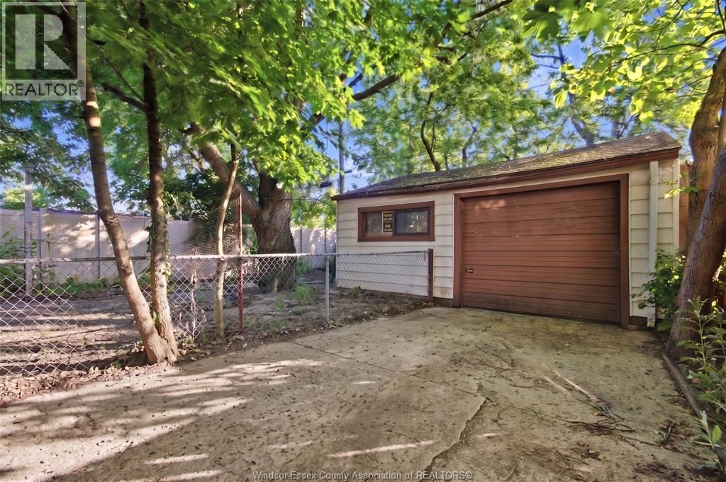 2209 FOREST - 16
