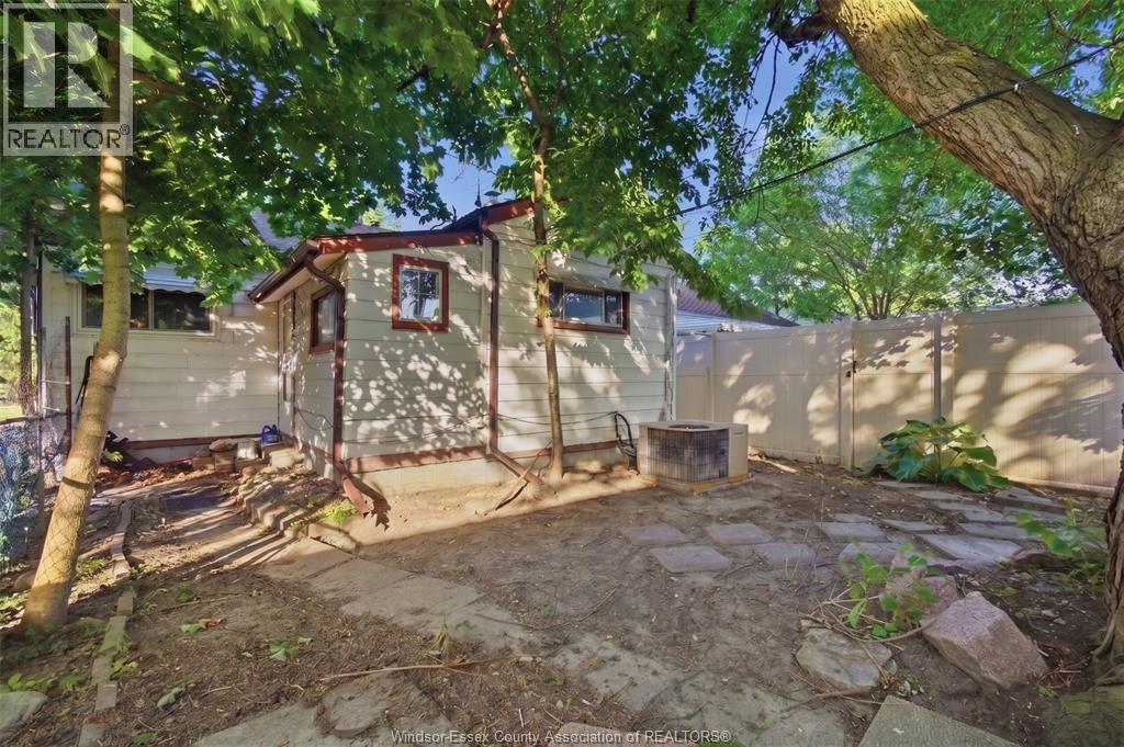 2209 FOREST - 15