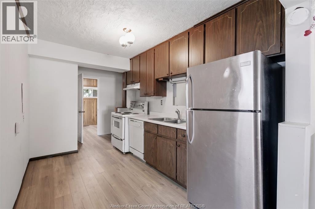 2209 FOREST - 8