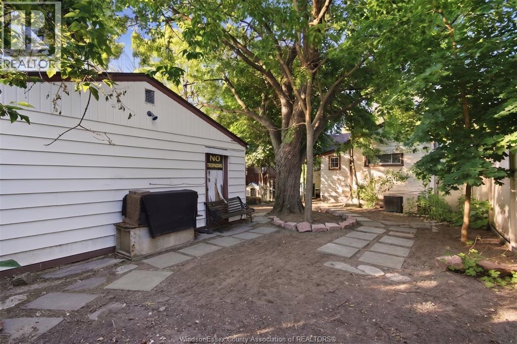 2209 FOREST - 17