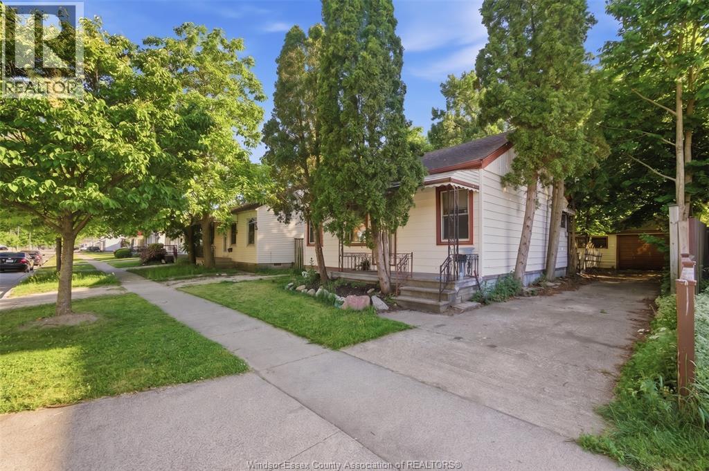 2209 FOREST - 1