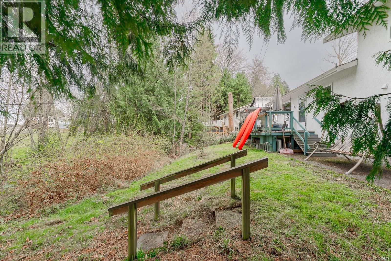 395 Dogwood Dr - 26