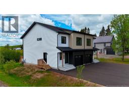 1026 Elmwood Drive, photo 2