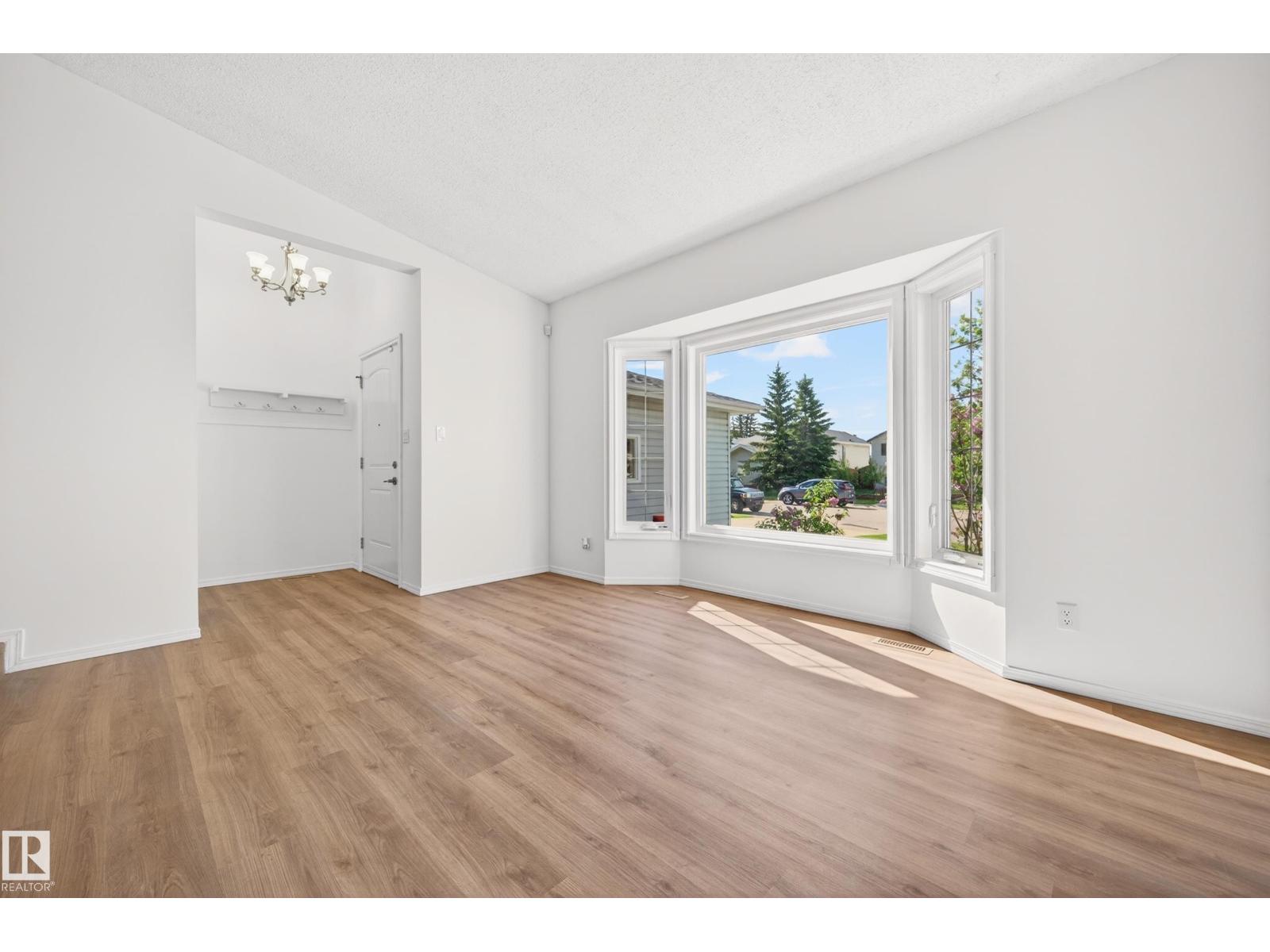 18956 78 AV NW - 8