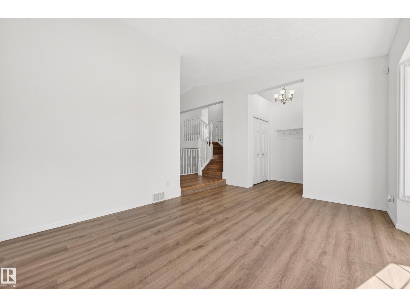 18956 78 AV NW - 9