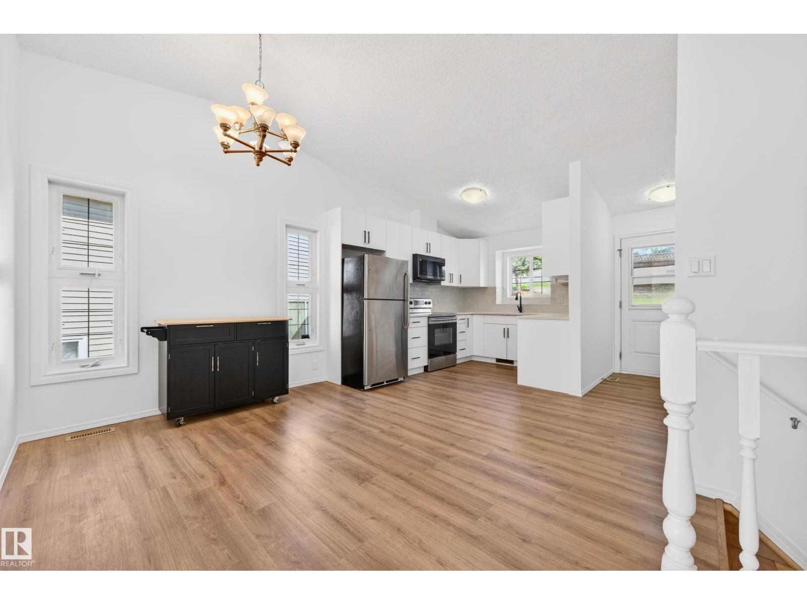 18956 78 AV NW - 12