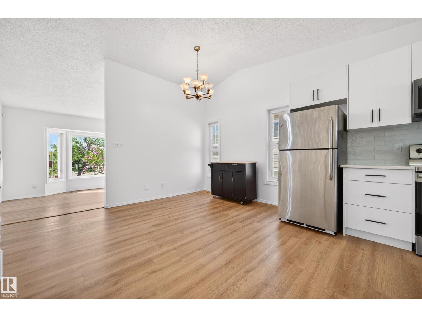 18956 78 AV NW - 17
