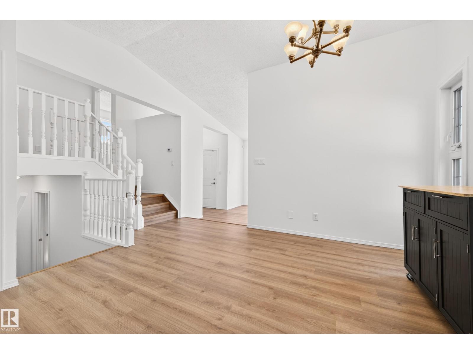 18956 78 AV NW - 18