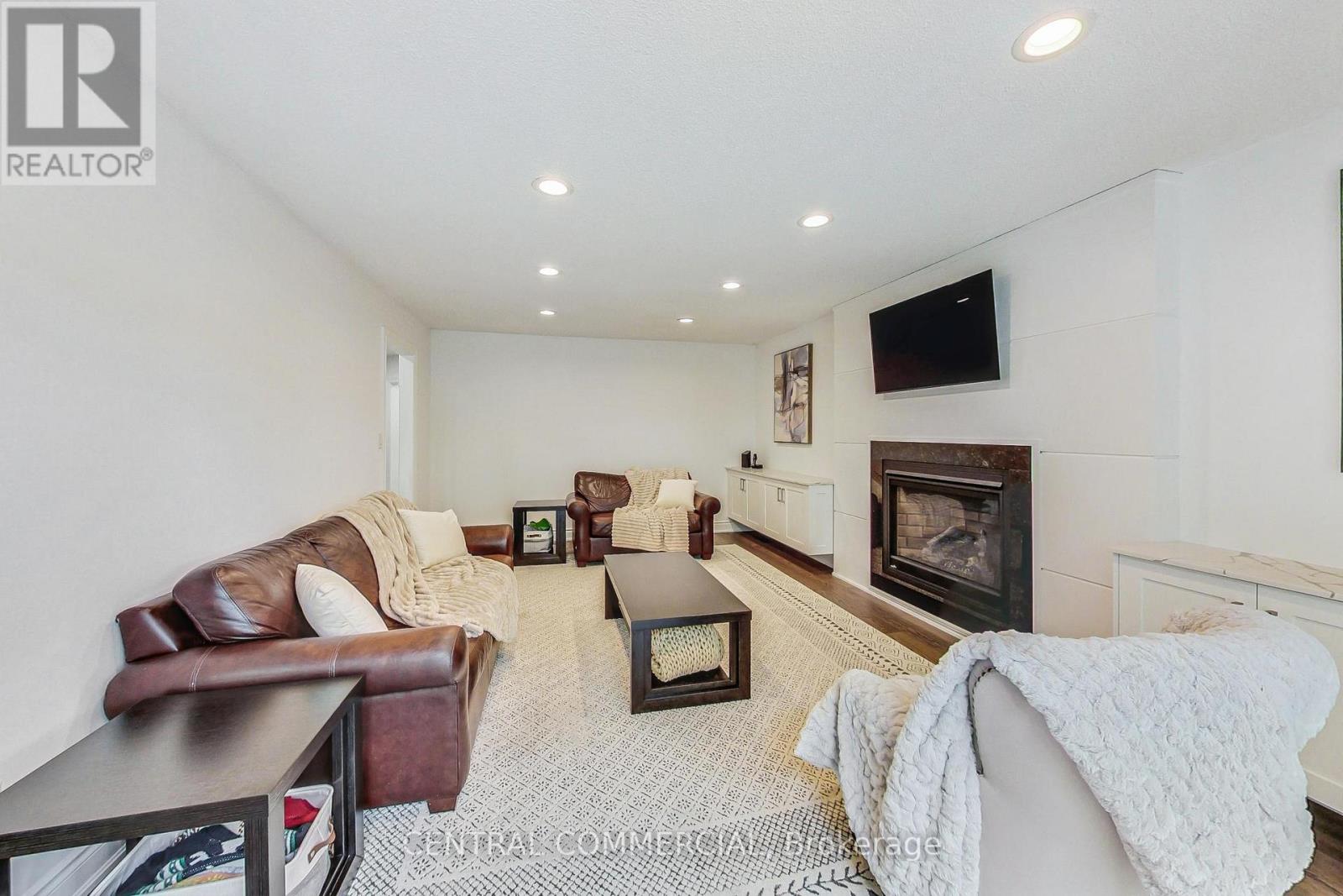 35 MACKAY DRIVE - 15