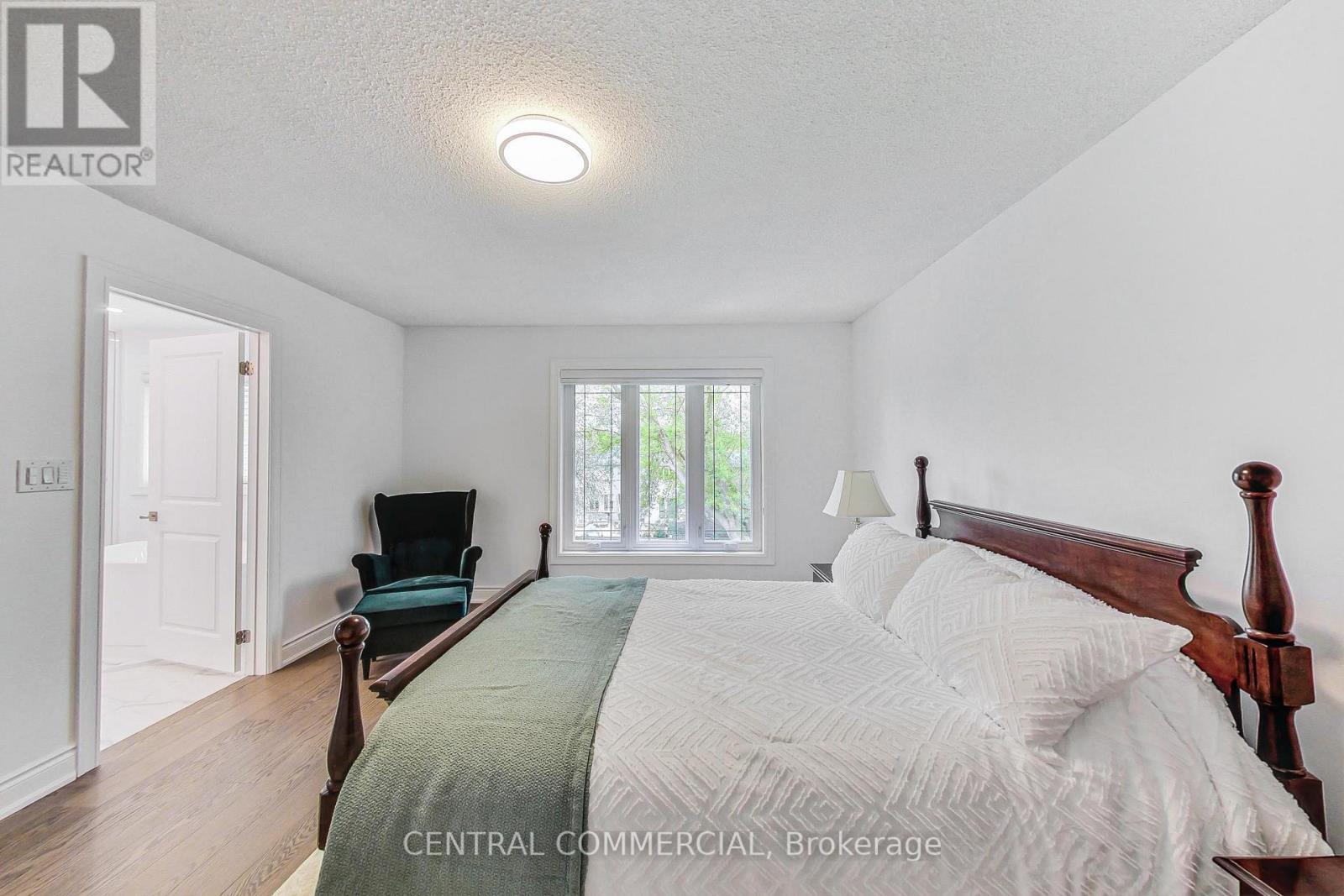 35 MACKAY DRIVE - 20