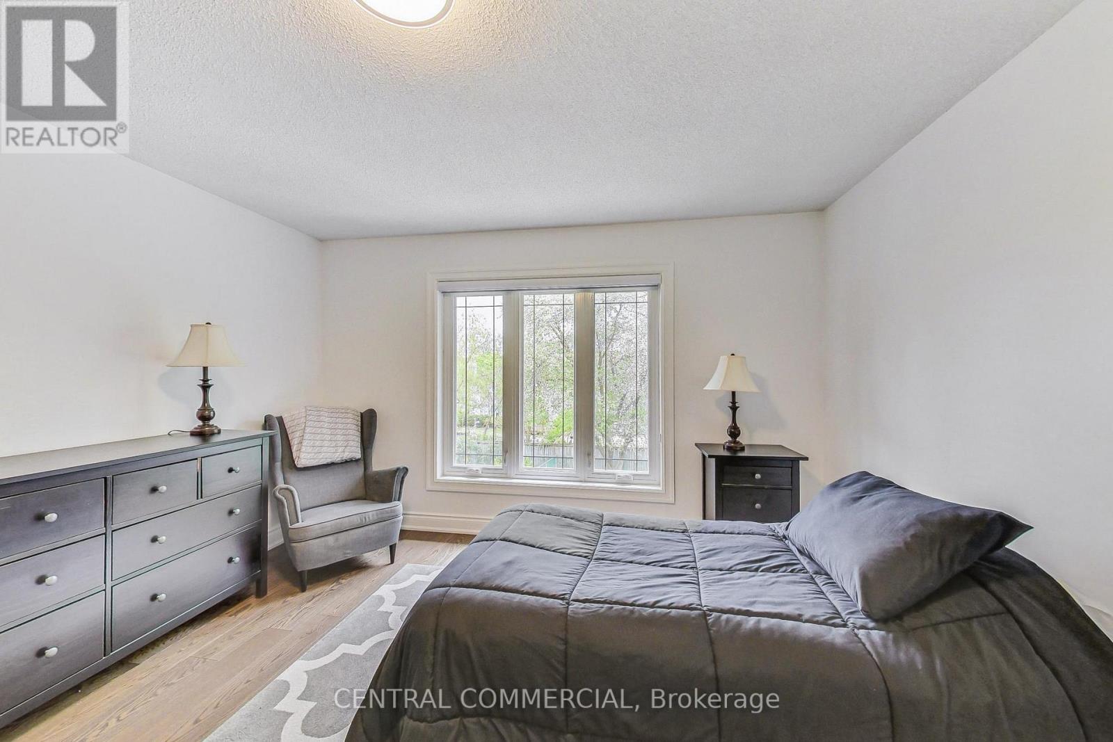 35 MACKAY DRIVE - 24