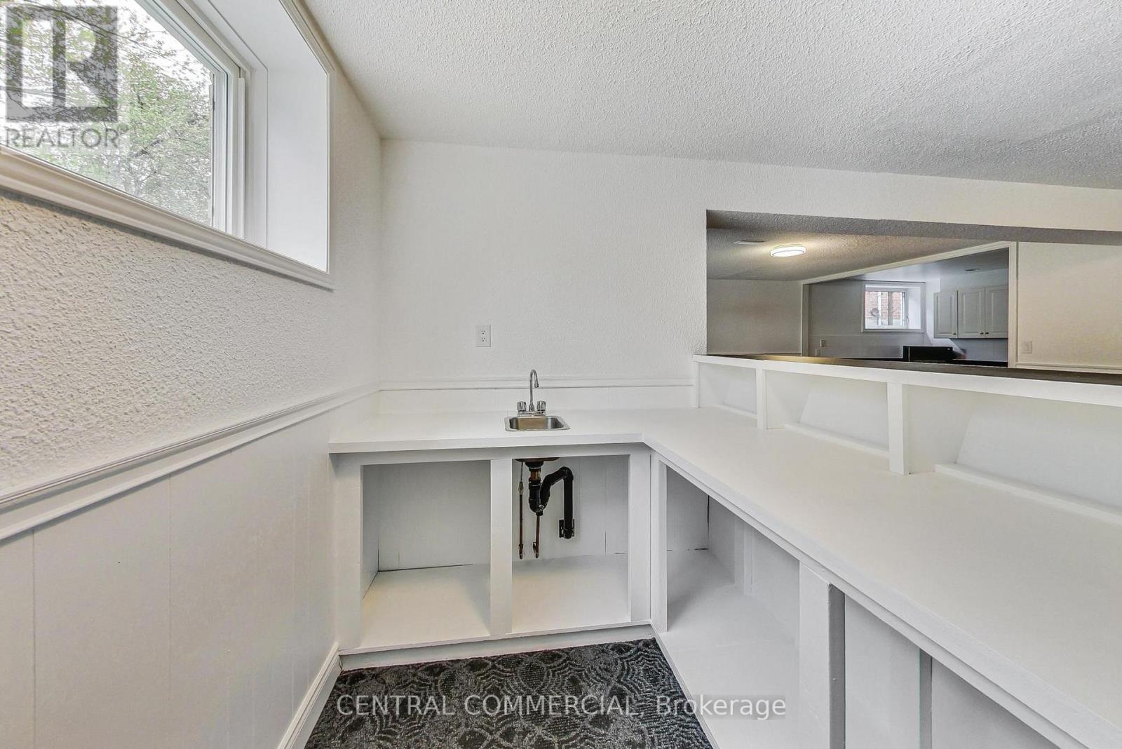 35 MACKAY DRIVE - 34
