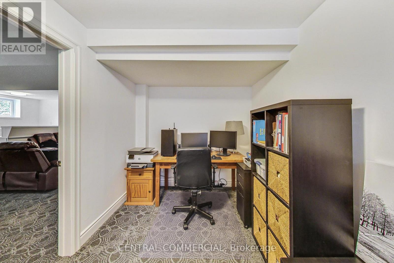 35 MACKAY DRIVE - 41
