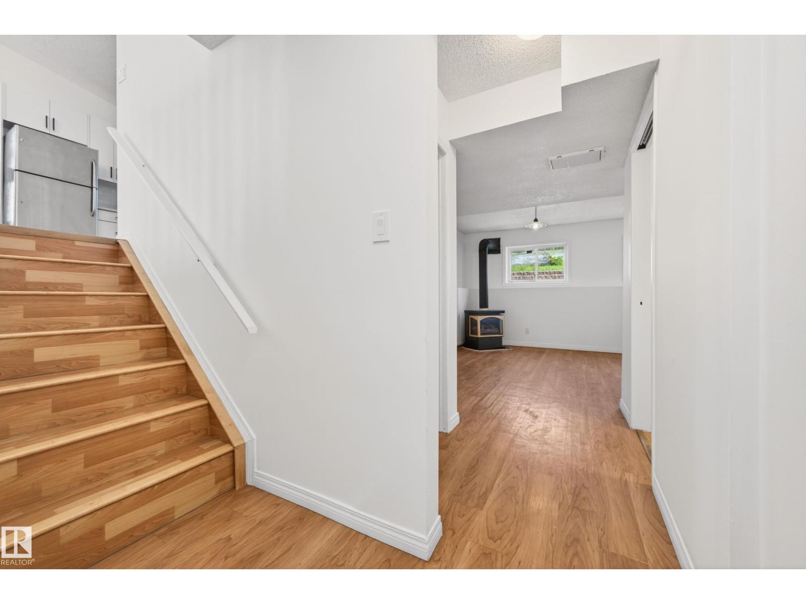 18956 78 AV NW - 33