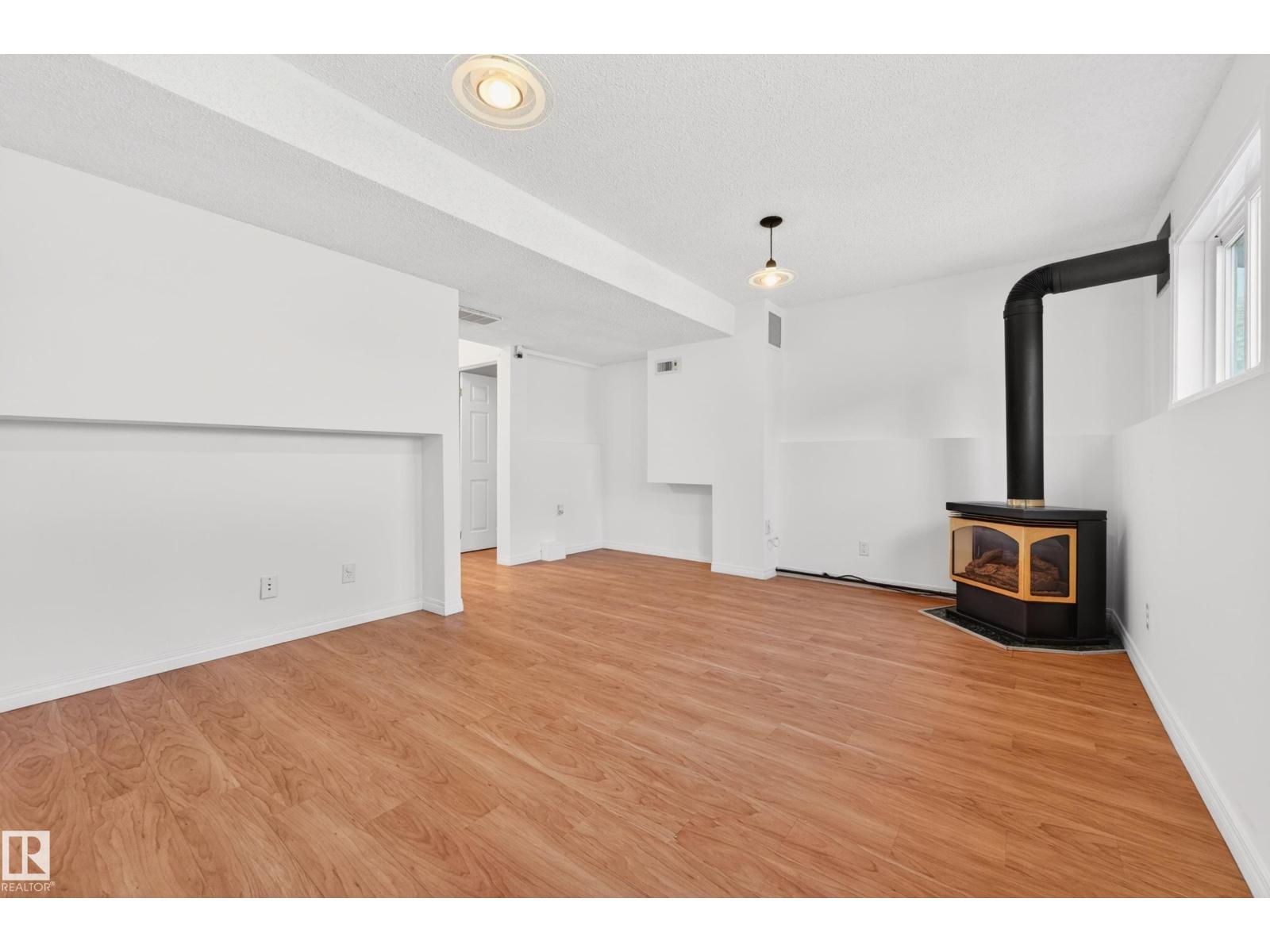 18956 78 AV NW - 36