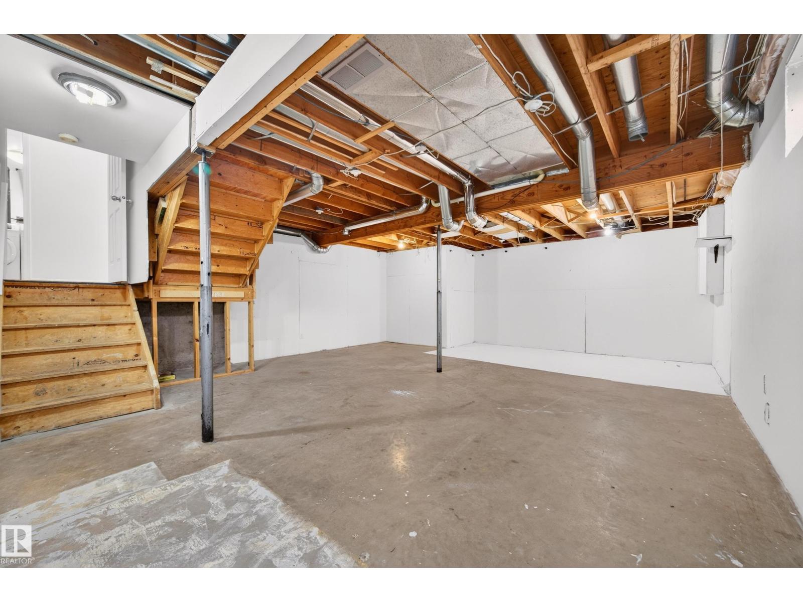 18956 78 AV NW - 45