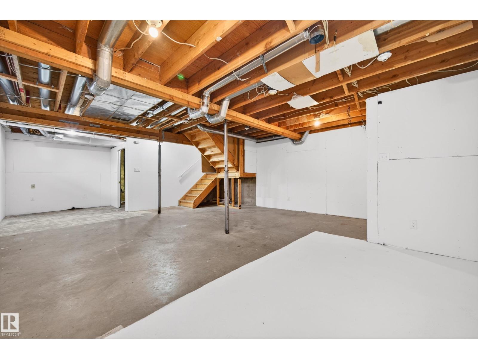 18956 78 AV NW - 44