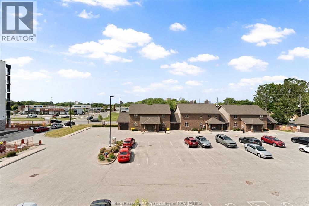 #312 8475 WYANDOTTE STREET East - 26