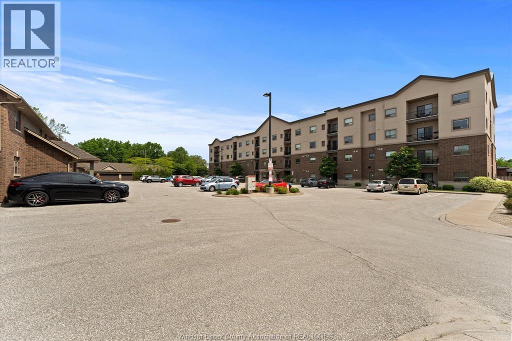 #312 8475 WYANDOTTE STREET East - 4