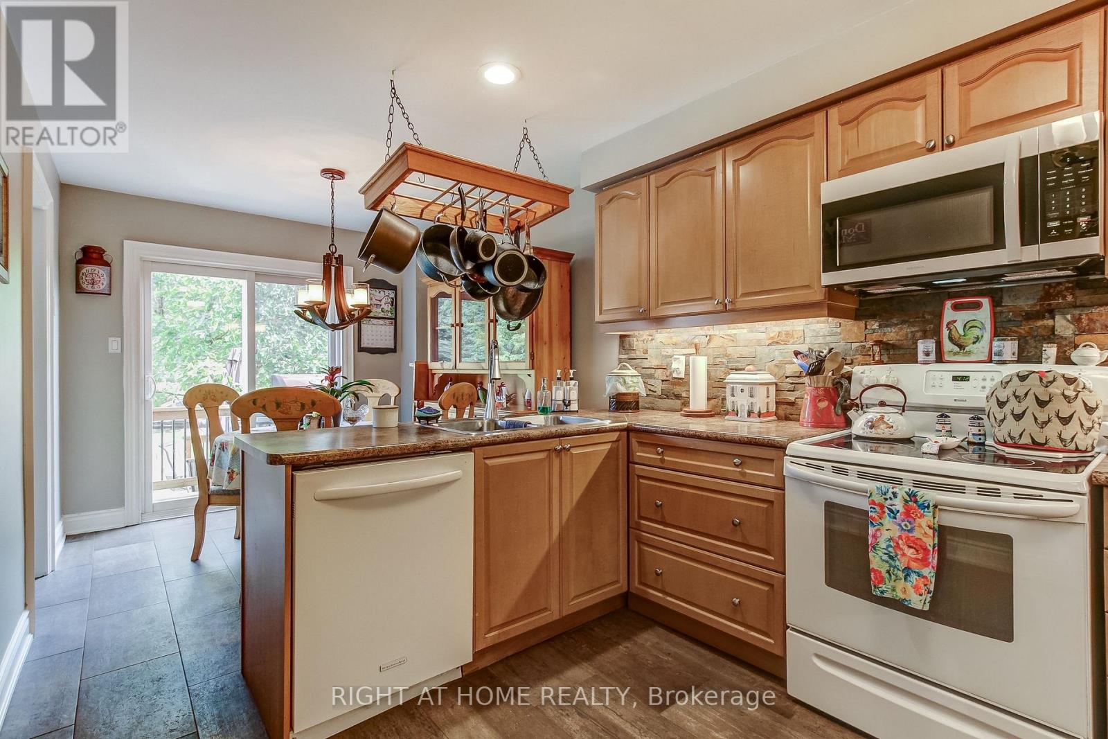 406 LEVANNA LANE - 10