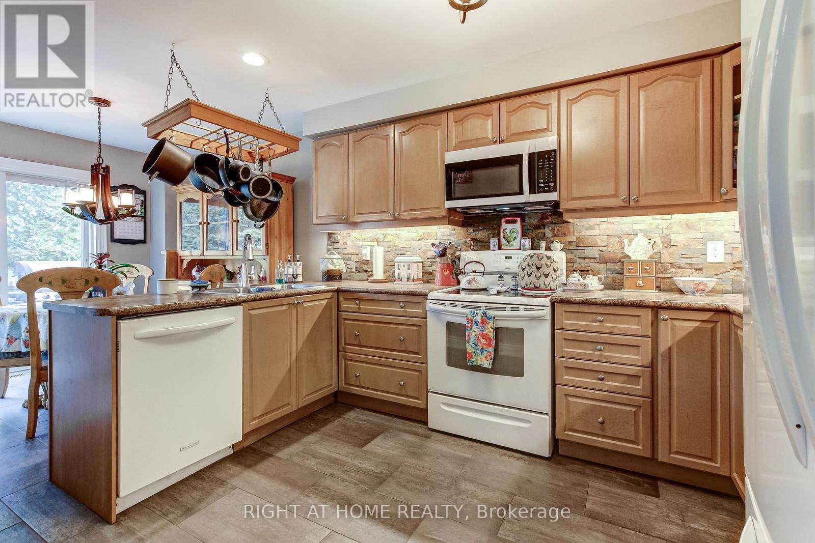 406 LEVANNA LANE - 7