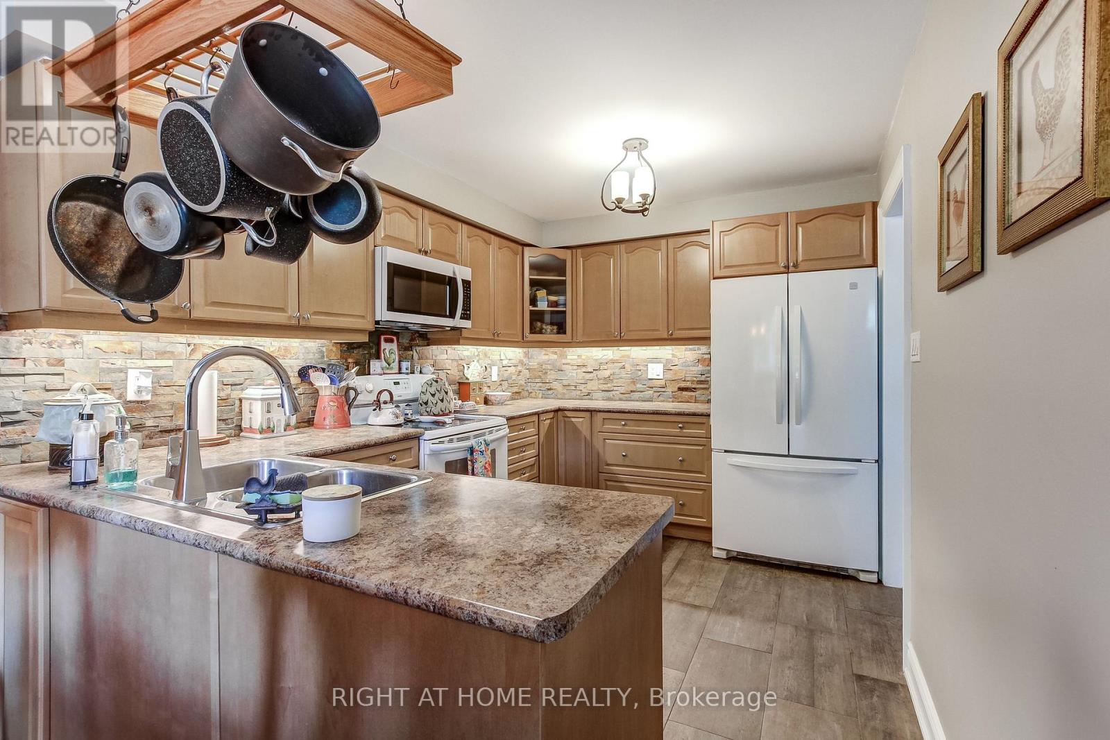 406 LEVANNA LANE - 9
