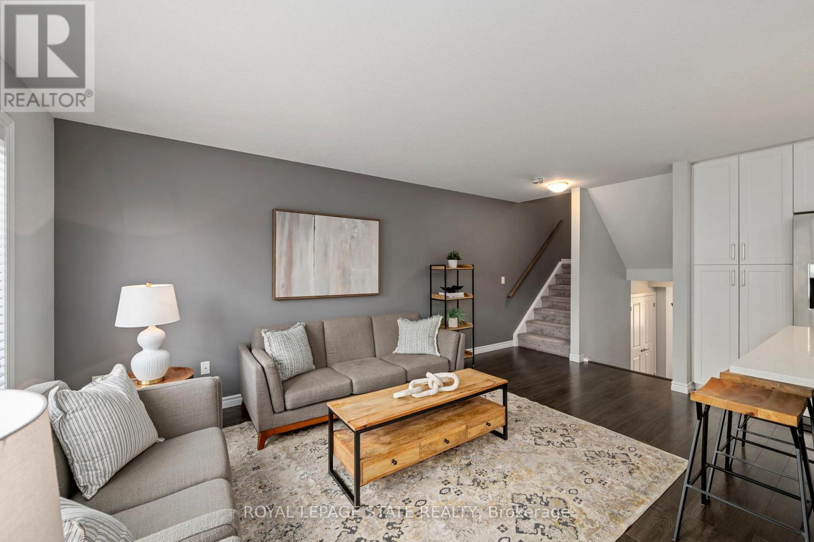 #149 1061 EAGLETRACE DRIVE - 10