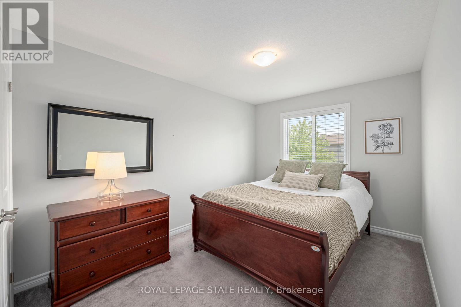 #149 1061 EAGLETRACE DRIVE - 21