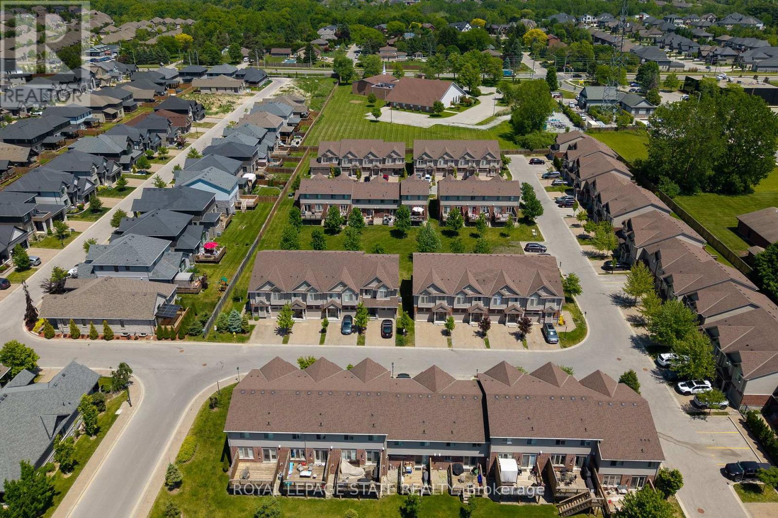 #149 1061 EAGLETRACE DRIVE - 27