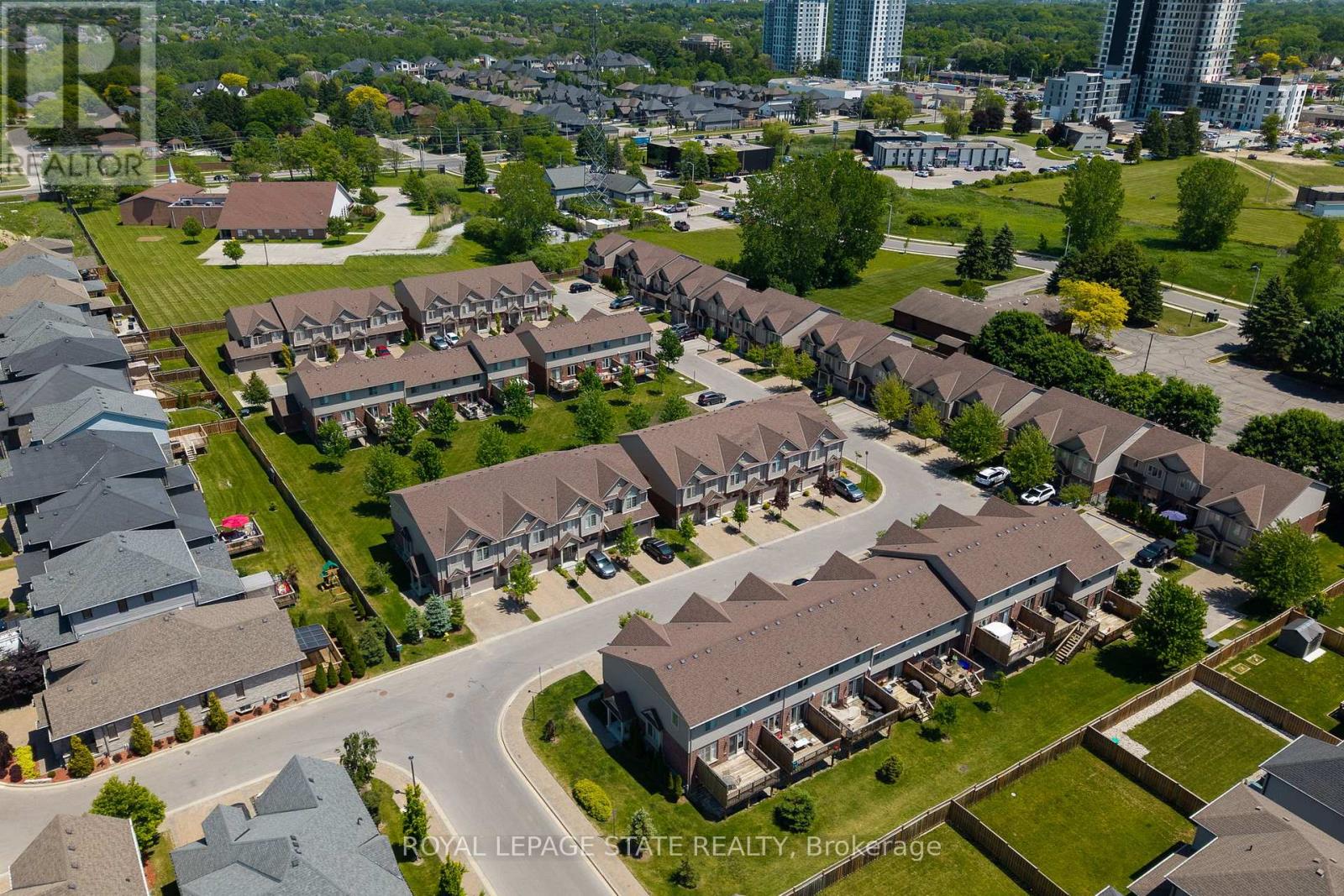 #149 1061 EAGLETRACE DRIVE - 29