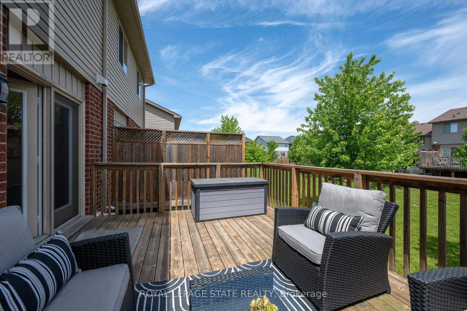 #149 1061 EAGLETRACE DRIVE - 34