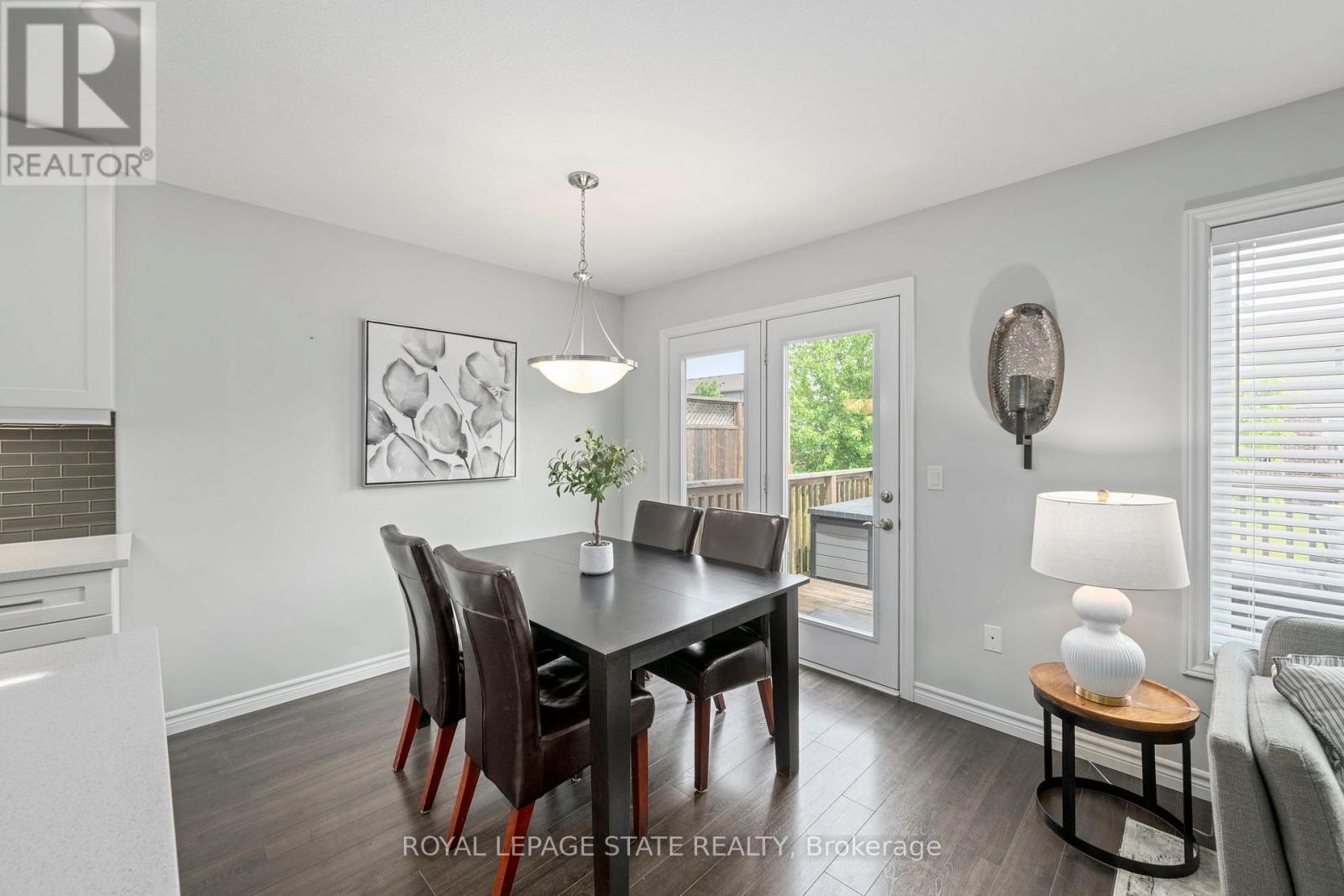#149 1061 EAGLETRACE DRIVE - 9