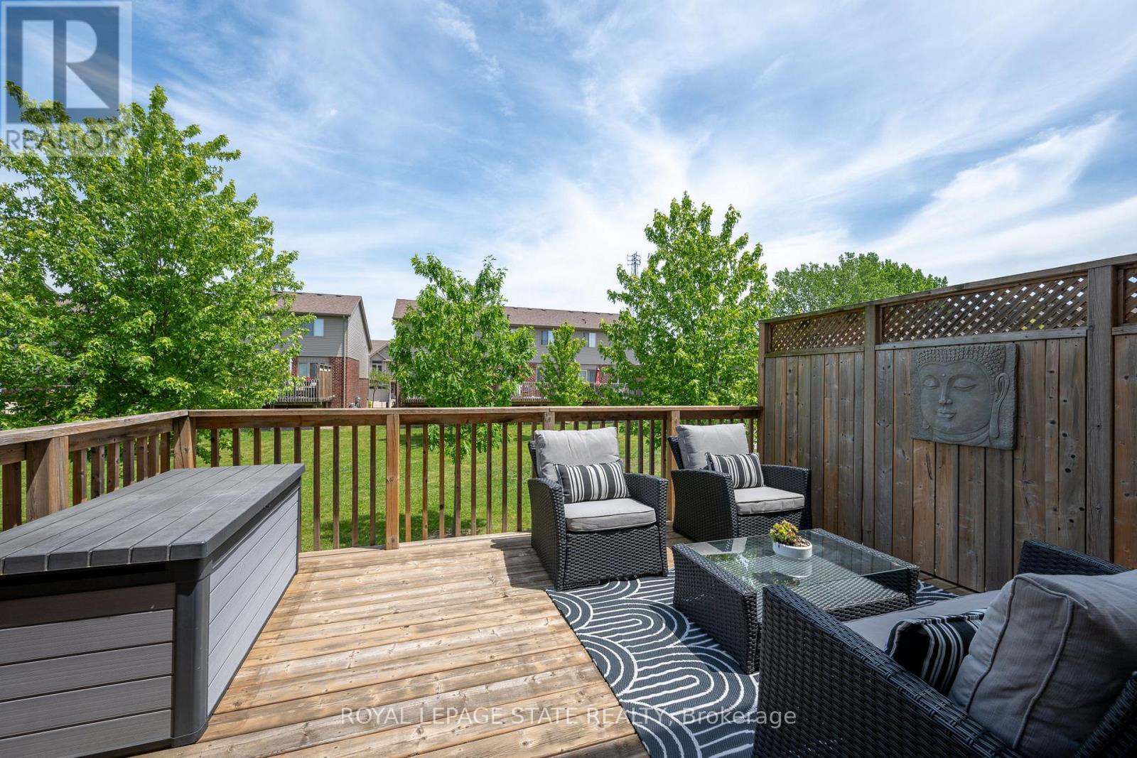 #149 1061 EAGLETRACE DRIVE - 32