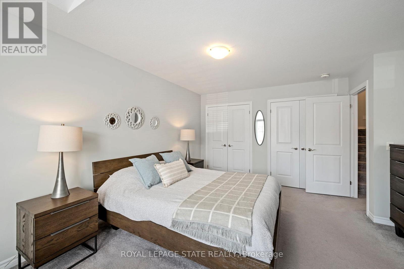 #149 1061 EAGLETRACE DRIVE - 17