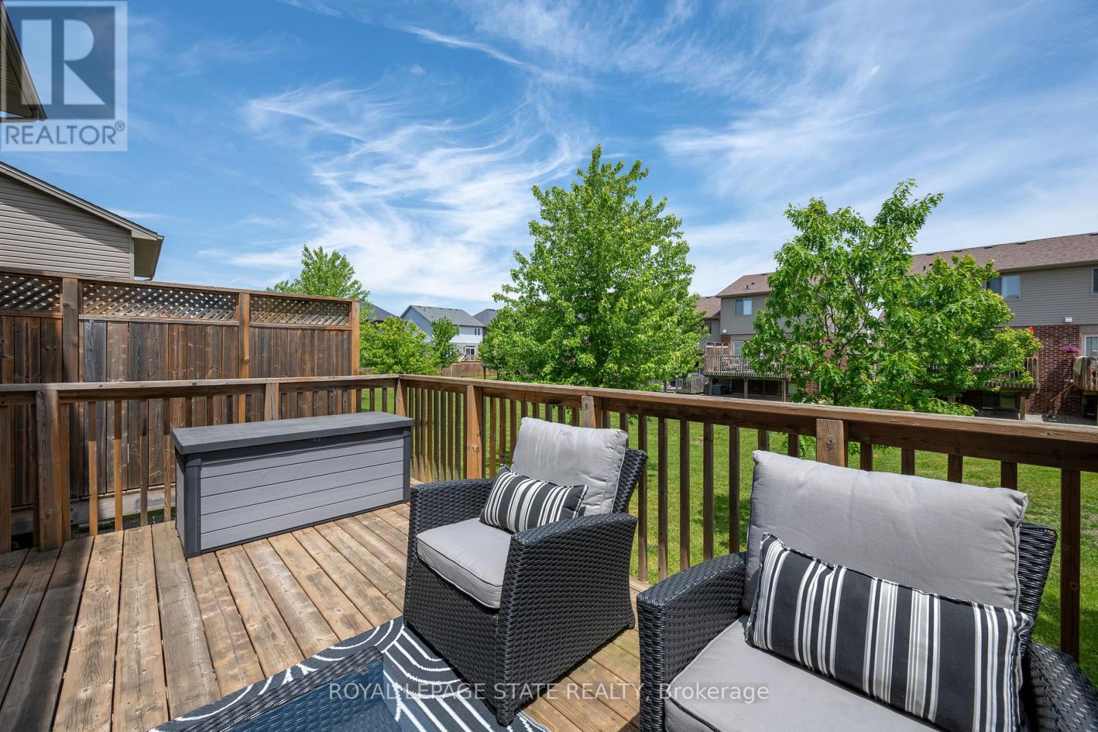 #149 1061 EAGLETRACE DRIVE - 35