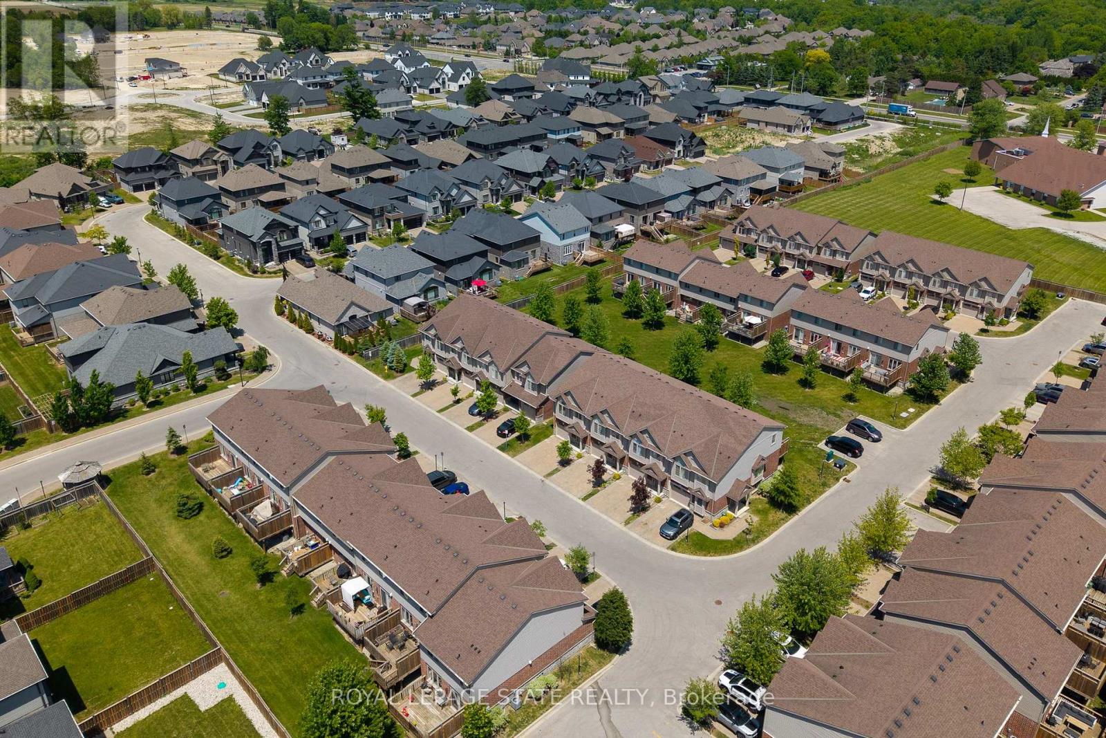 #149 1061 EAGLETRACE DRIVE - 26