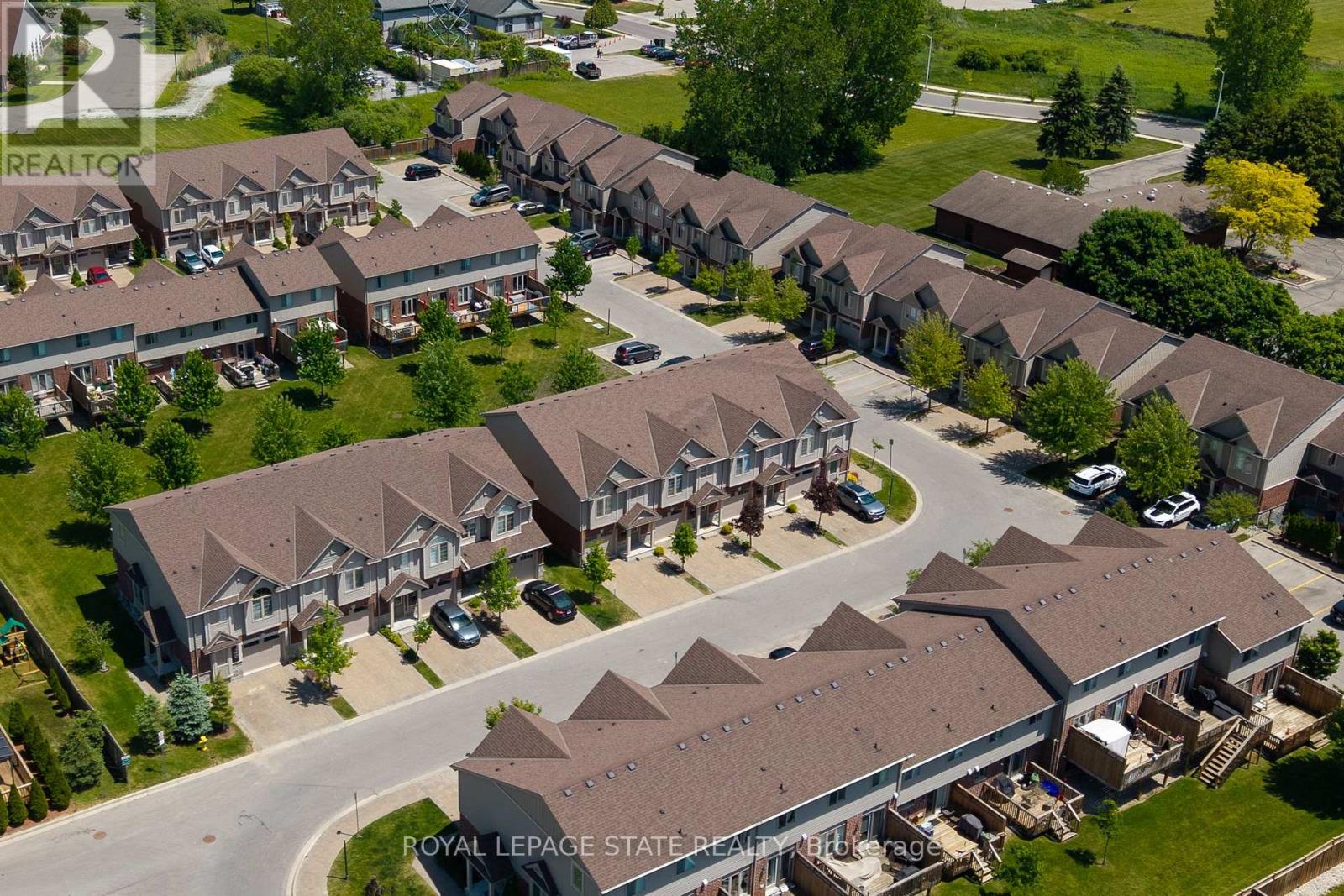 #149 1061 EAGLETRACE DRIVE - 28