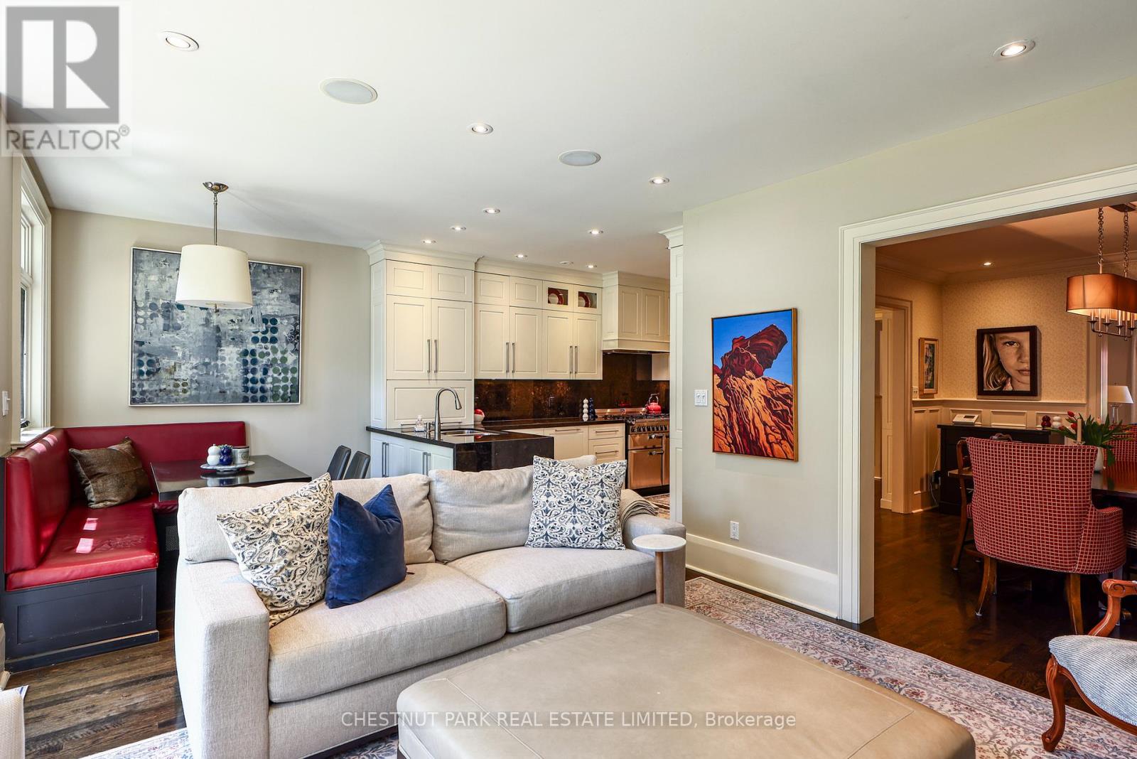 111 GLENVIEW AVENUE - 16