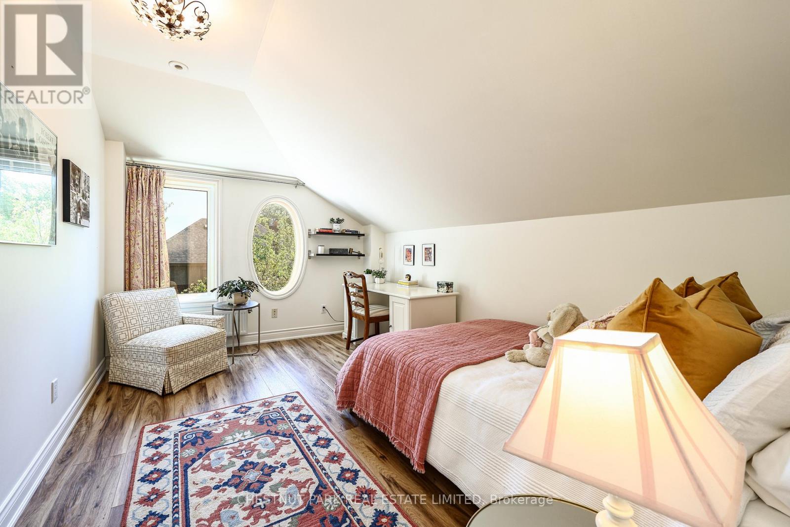 111 GLENVIEW AVENUE - 34