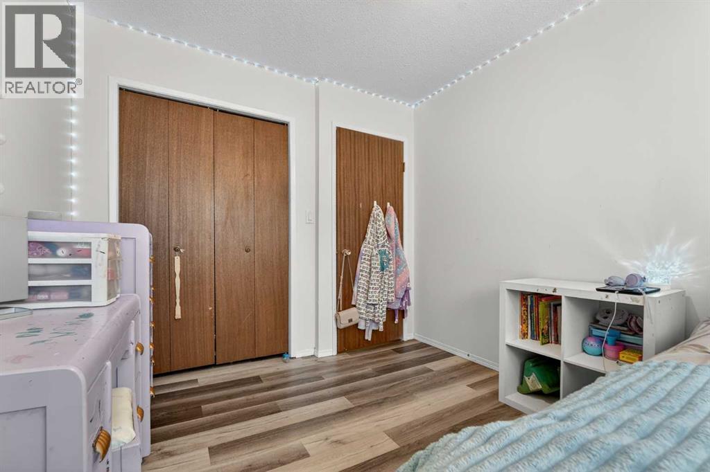 943 East Avenue - 24