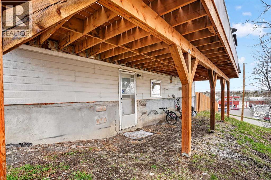 943 East Avenue - 39