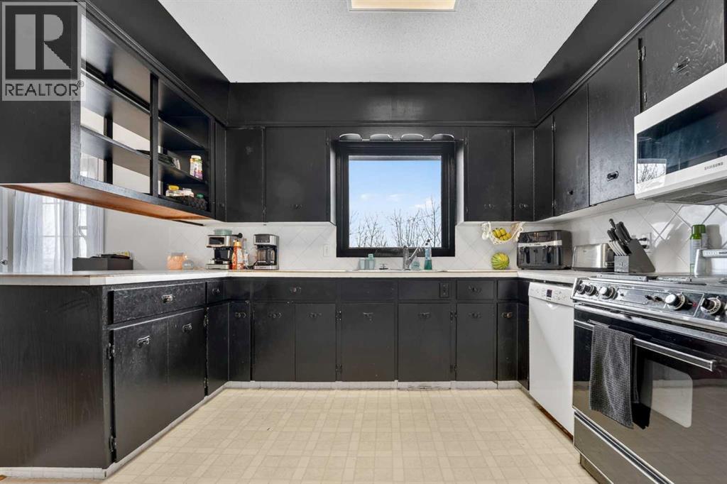 943 East Avenue - 8