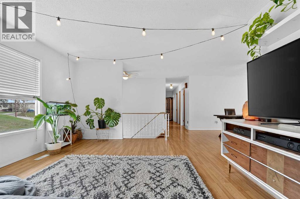 943 East Avenue - 16