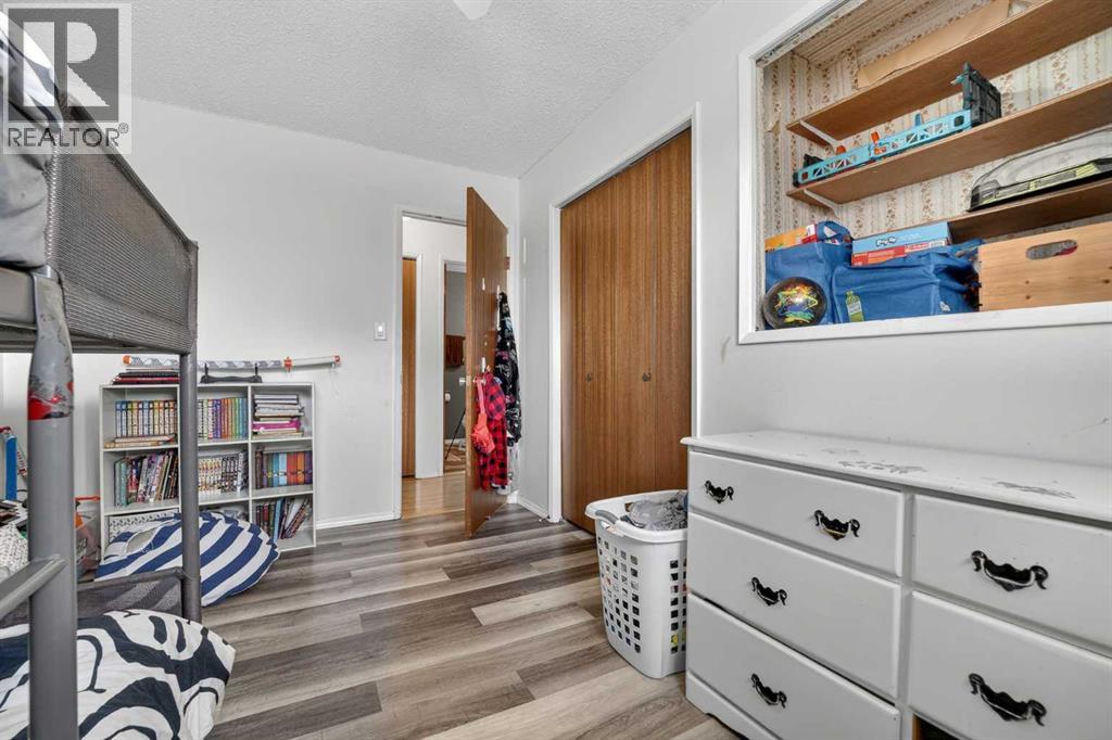 943 East Avenue - 22