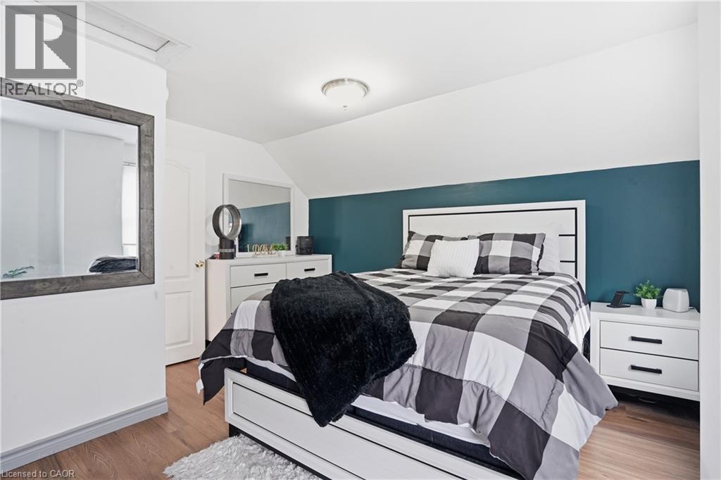 632 STEELE Street - 18
