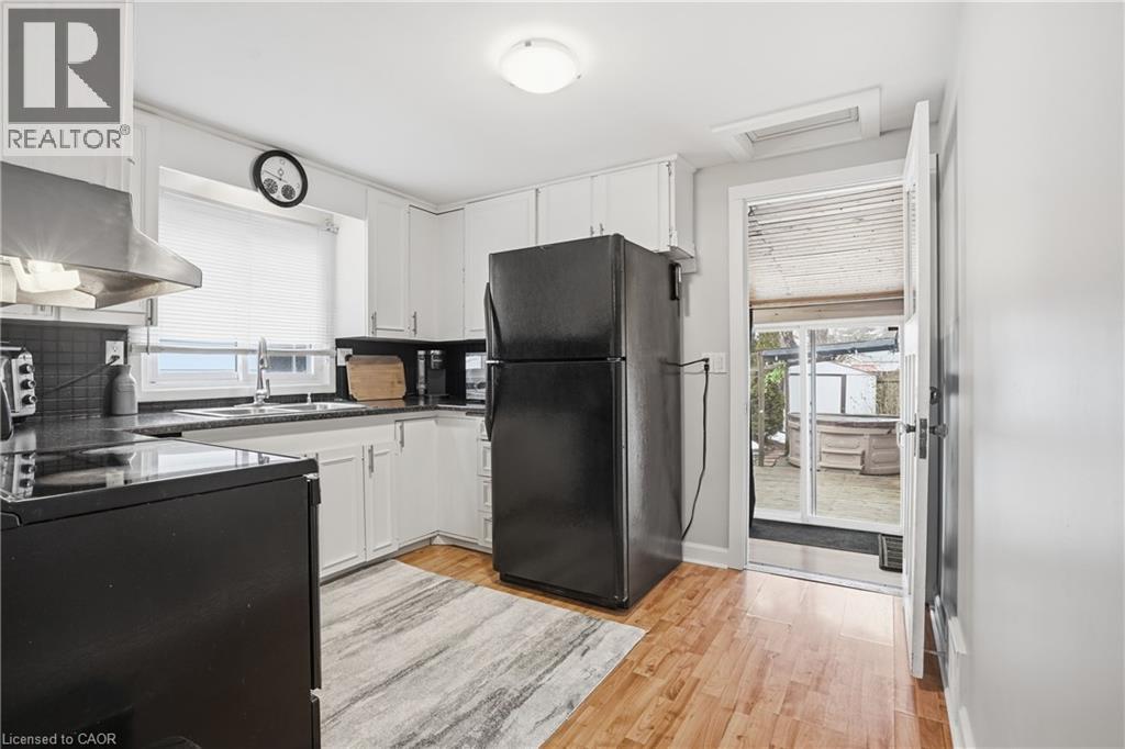 632 STEELE Street - 11