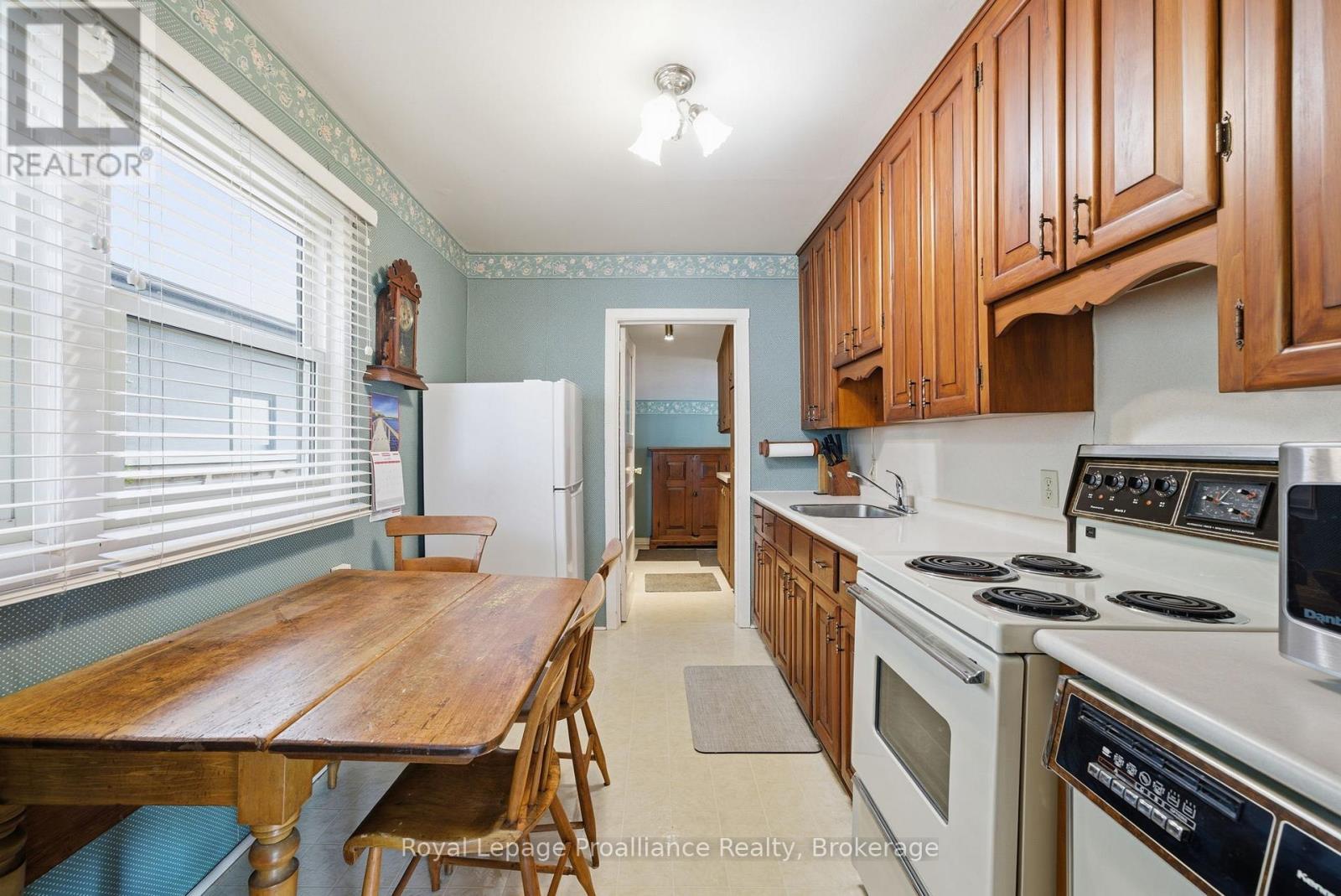 478 MONK STREET - 13