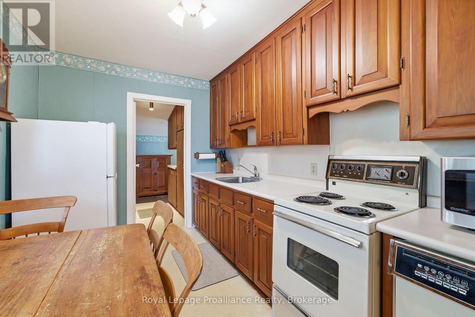 478 MONK STREET - 14