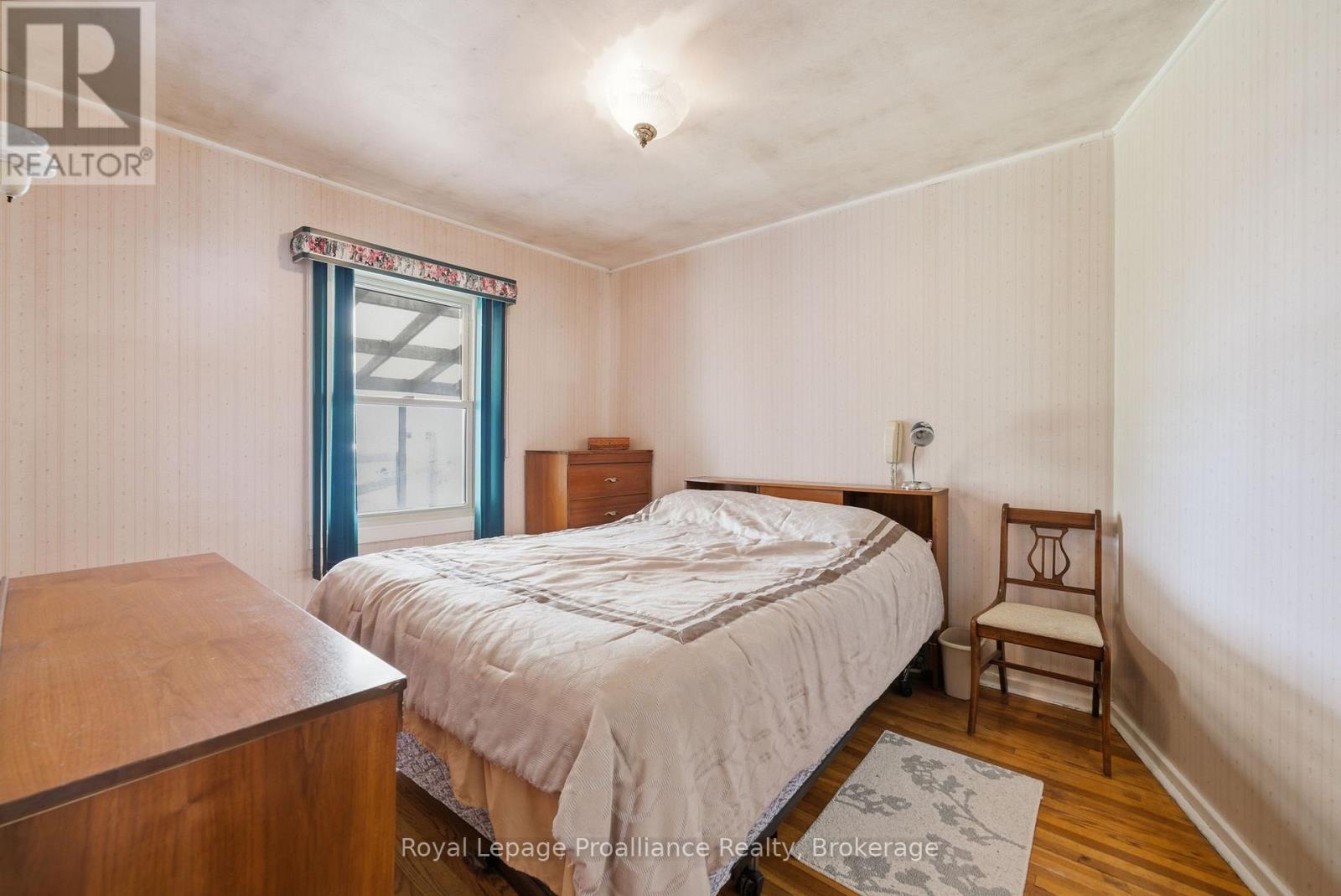 478 MONK STREET - 23